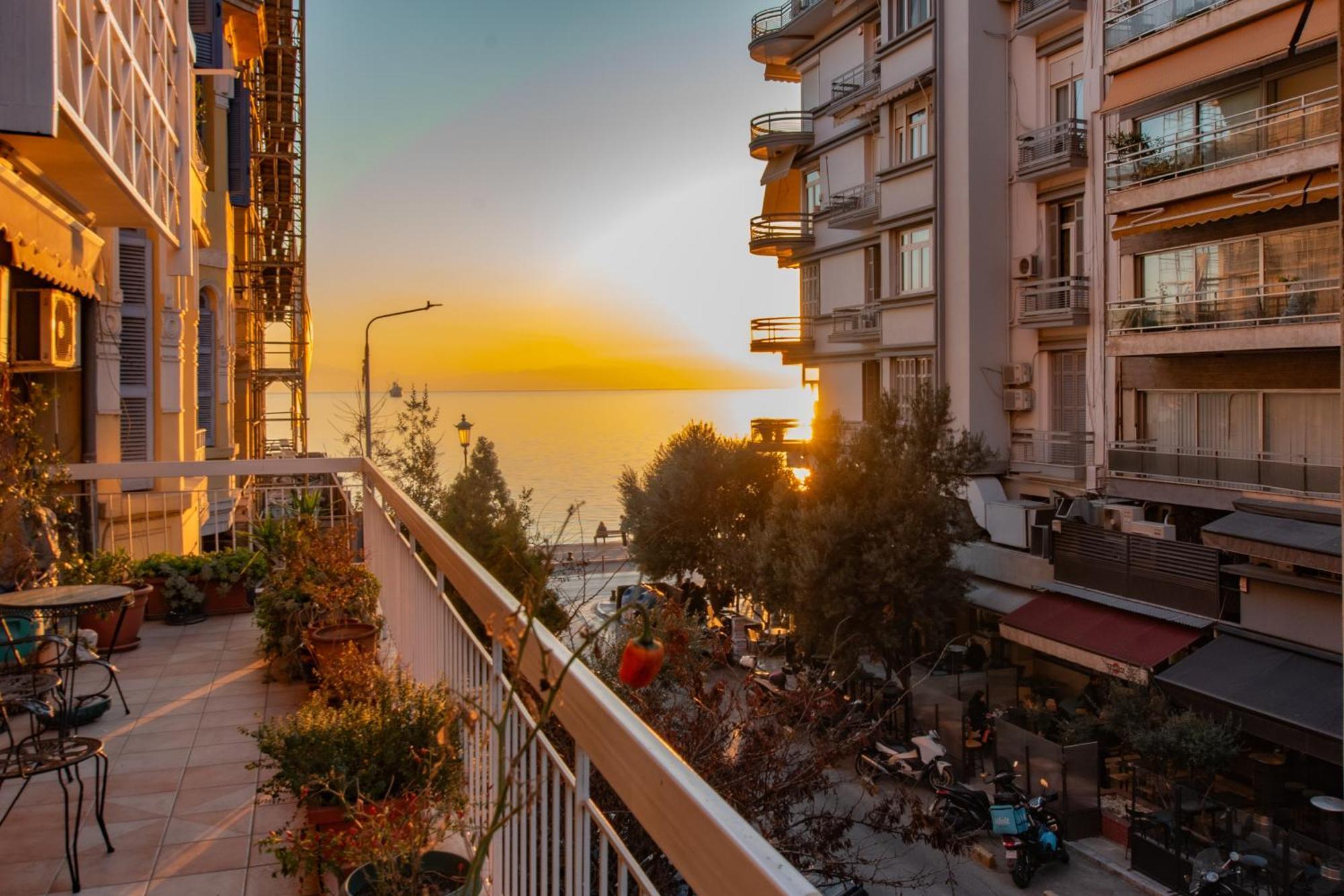 Houseloft Koromila Sea View Apartment เทสซาโลนิกิ ภายนอก รูปภาพ